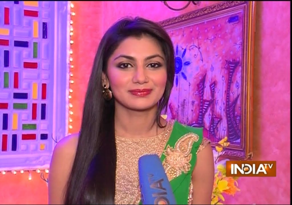 Sriti Jha In Kumkum Bhagya New Look - HD Wallpaper 