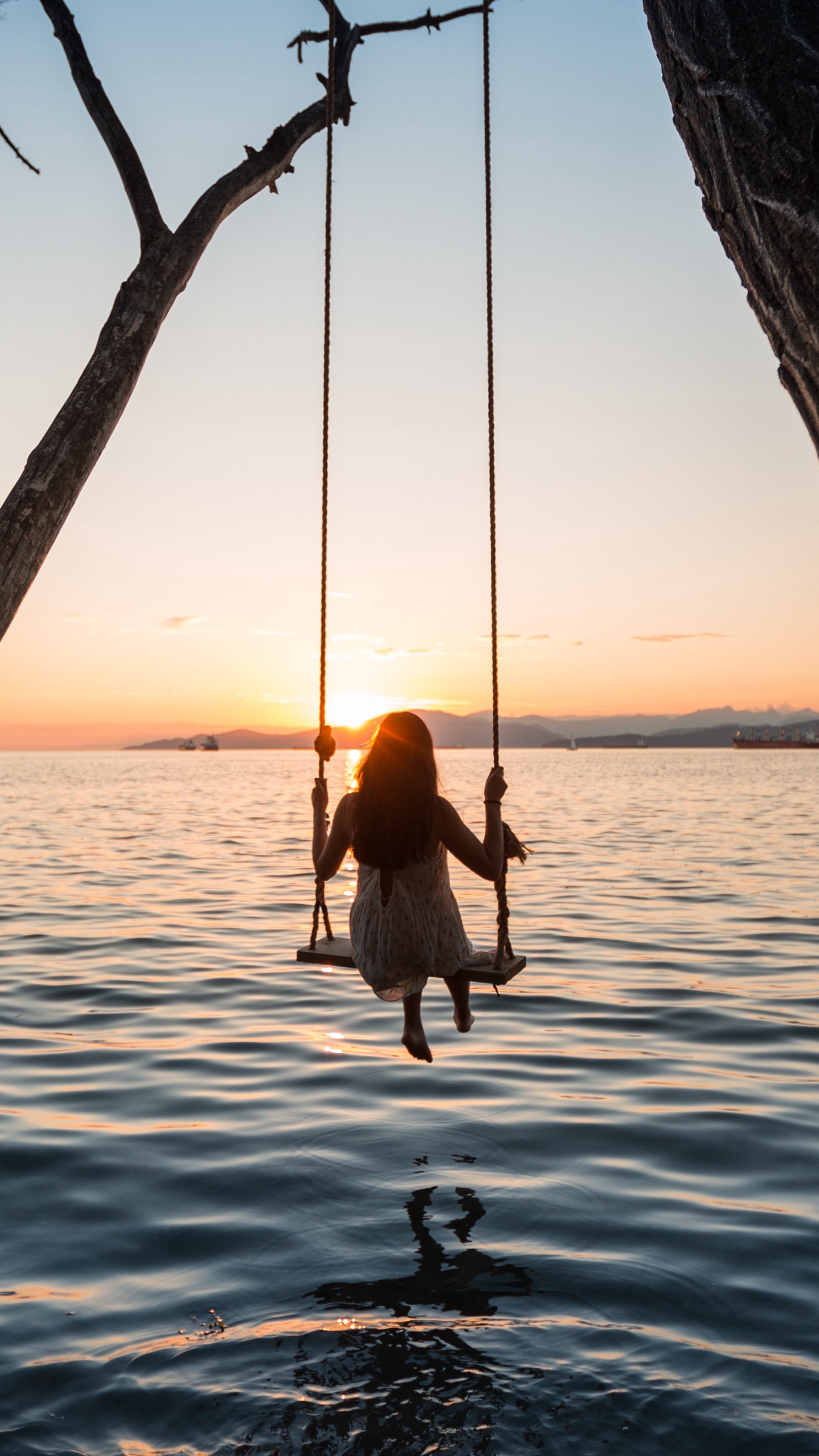 Wallpaper Swing, Girl, Sunset, Lake, River - Girl On Swing Sunset - HD Wallpaper 