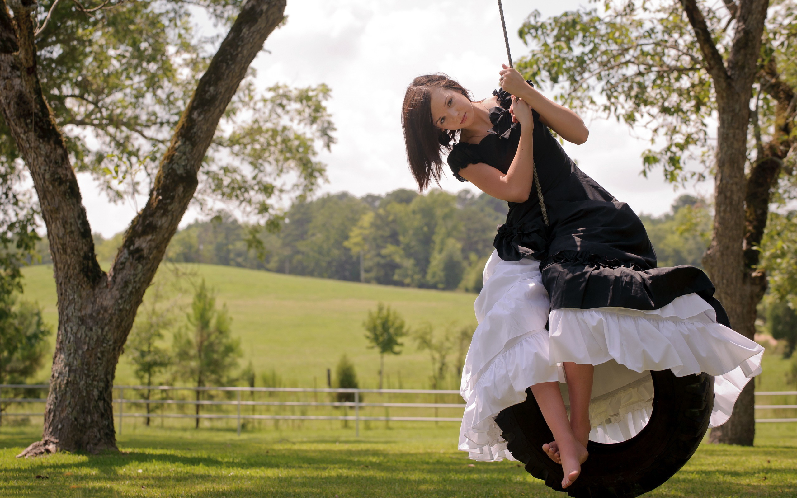Girl Swing - HD Wallpaper 