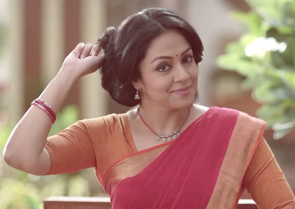 Jyothika Hd Beautiful Images - Lady - HD Wallpaper 