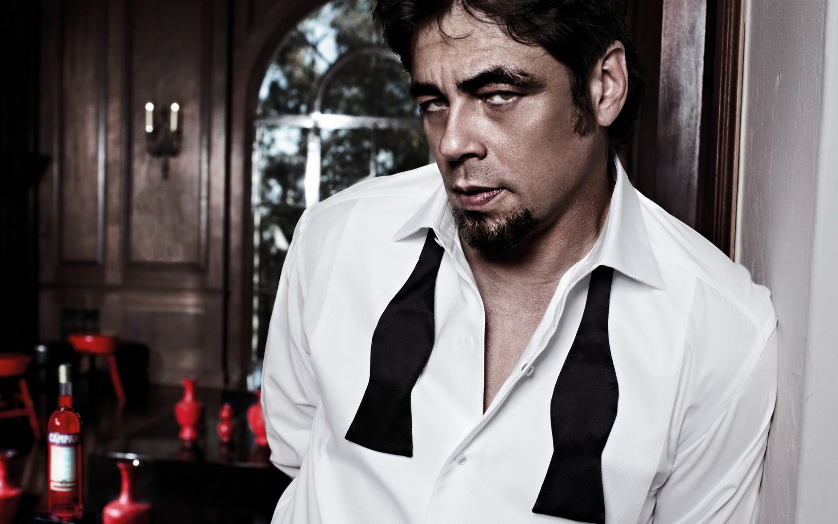 Benicio Del Toro - Benicio Del Toro Sad - HD Wallpaper 