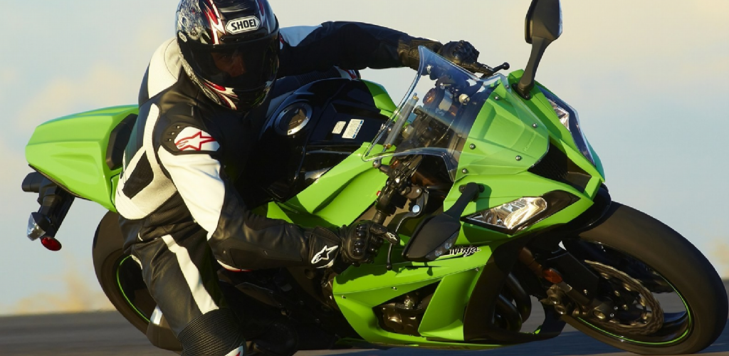 Kawasaki Zx10r 2011 - HD Wallpaper 