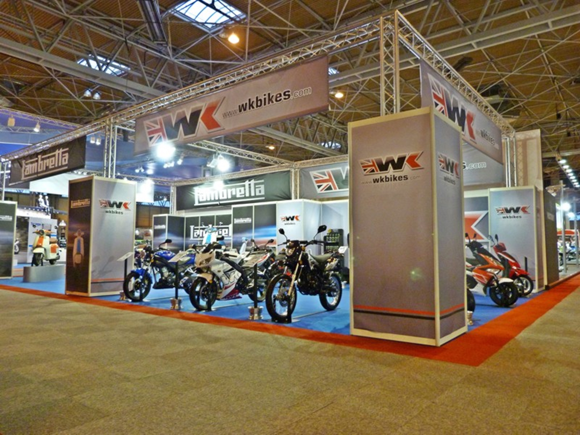 Auto Show - HD Wallpaper 