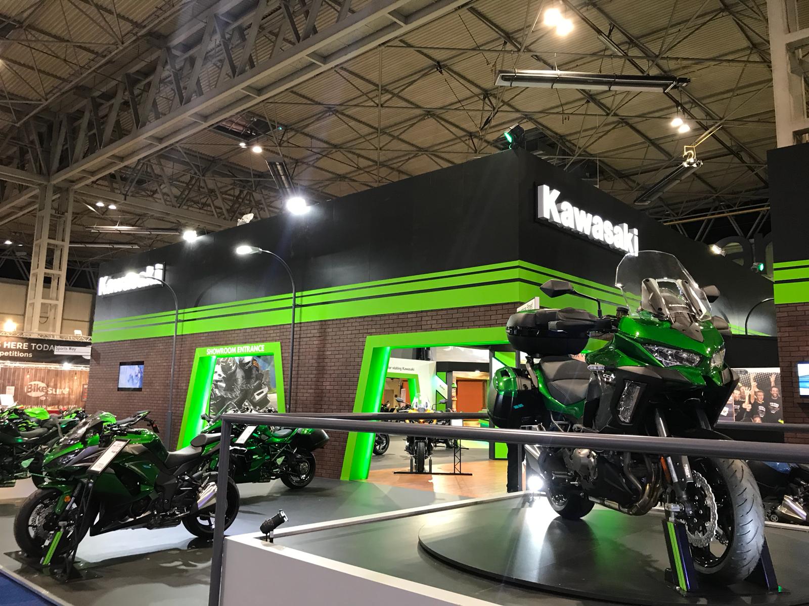 Auto Show - HD Wallpaper 