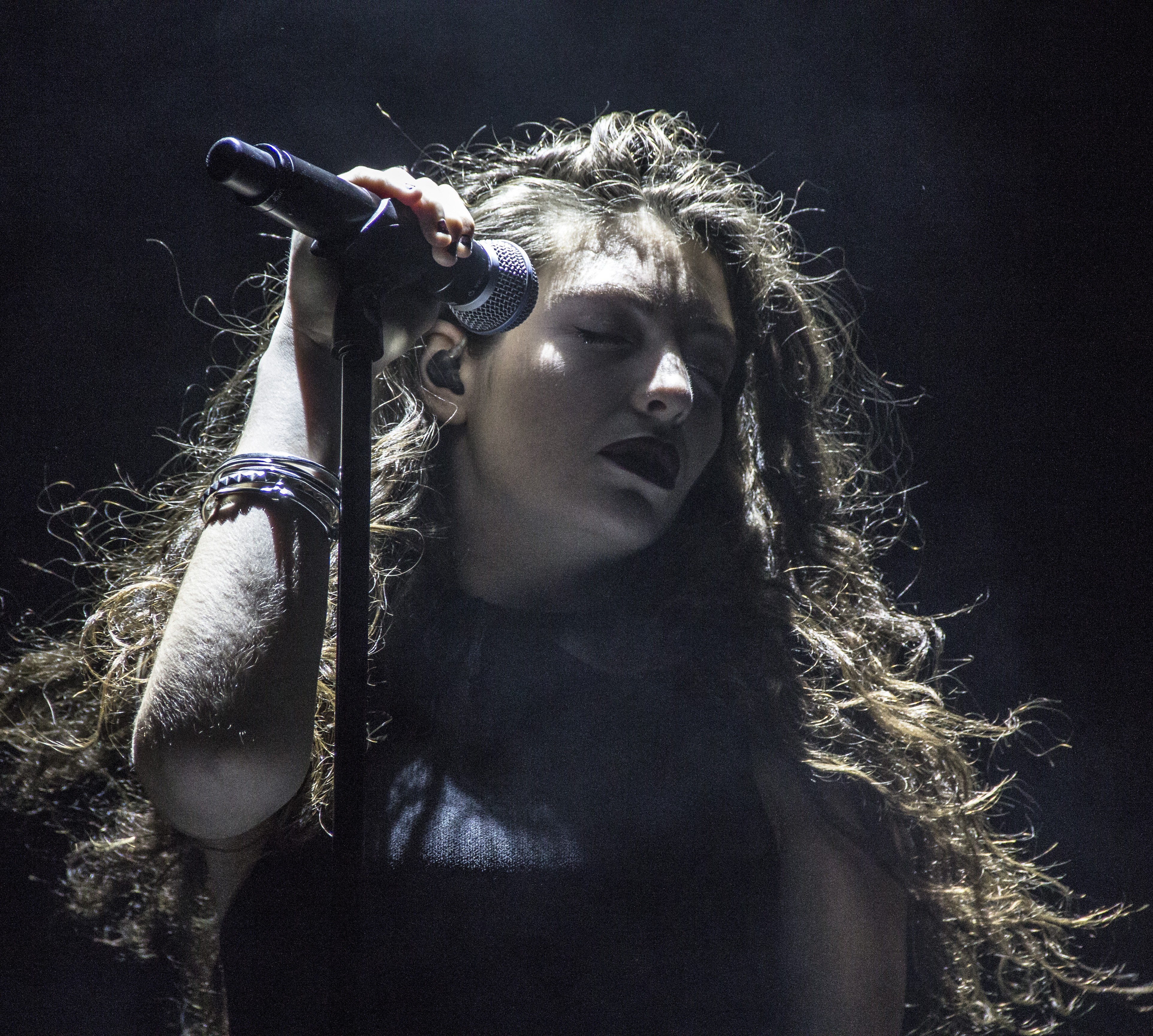Lorde Singer - HD Wallpaper 