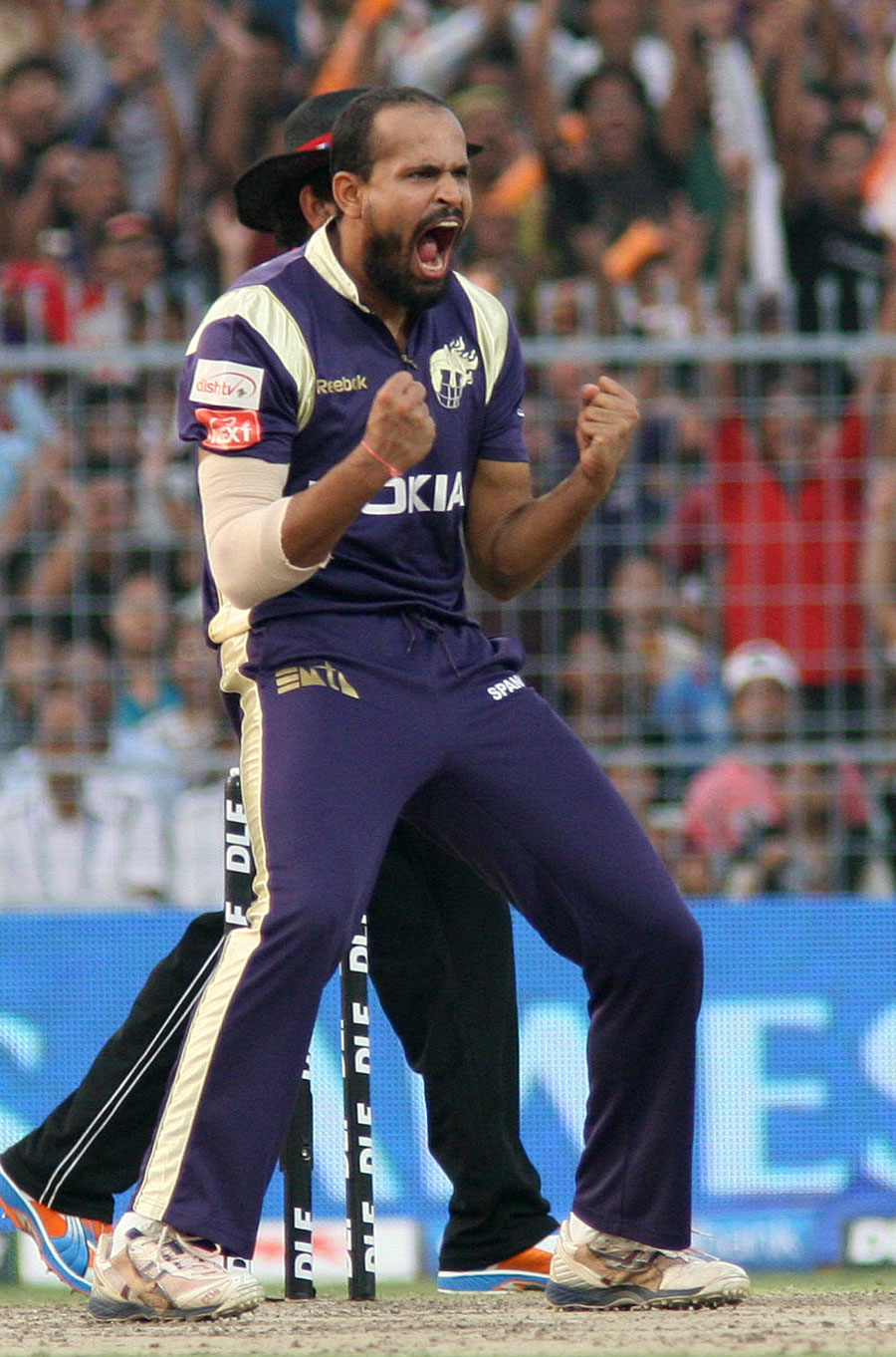 Kkr Ipl - Yusuf Pathan Kkr 2011 - HD Wallpaper 