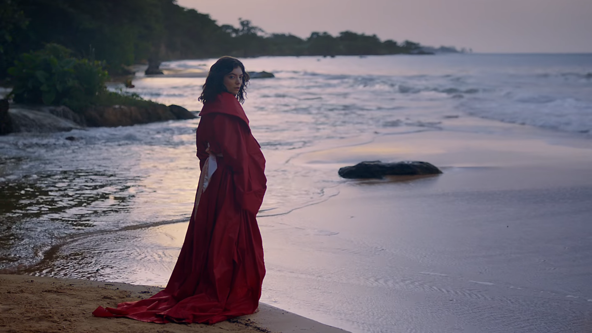 Lorde Perfect Places - HD Wallpaper 