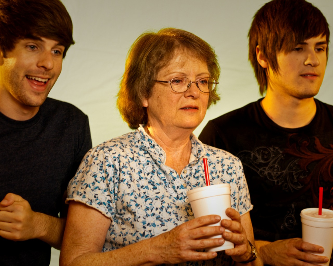 Smosh <333 - Ian Hecox - HD Wallpaper 