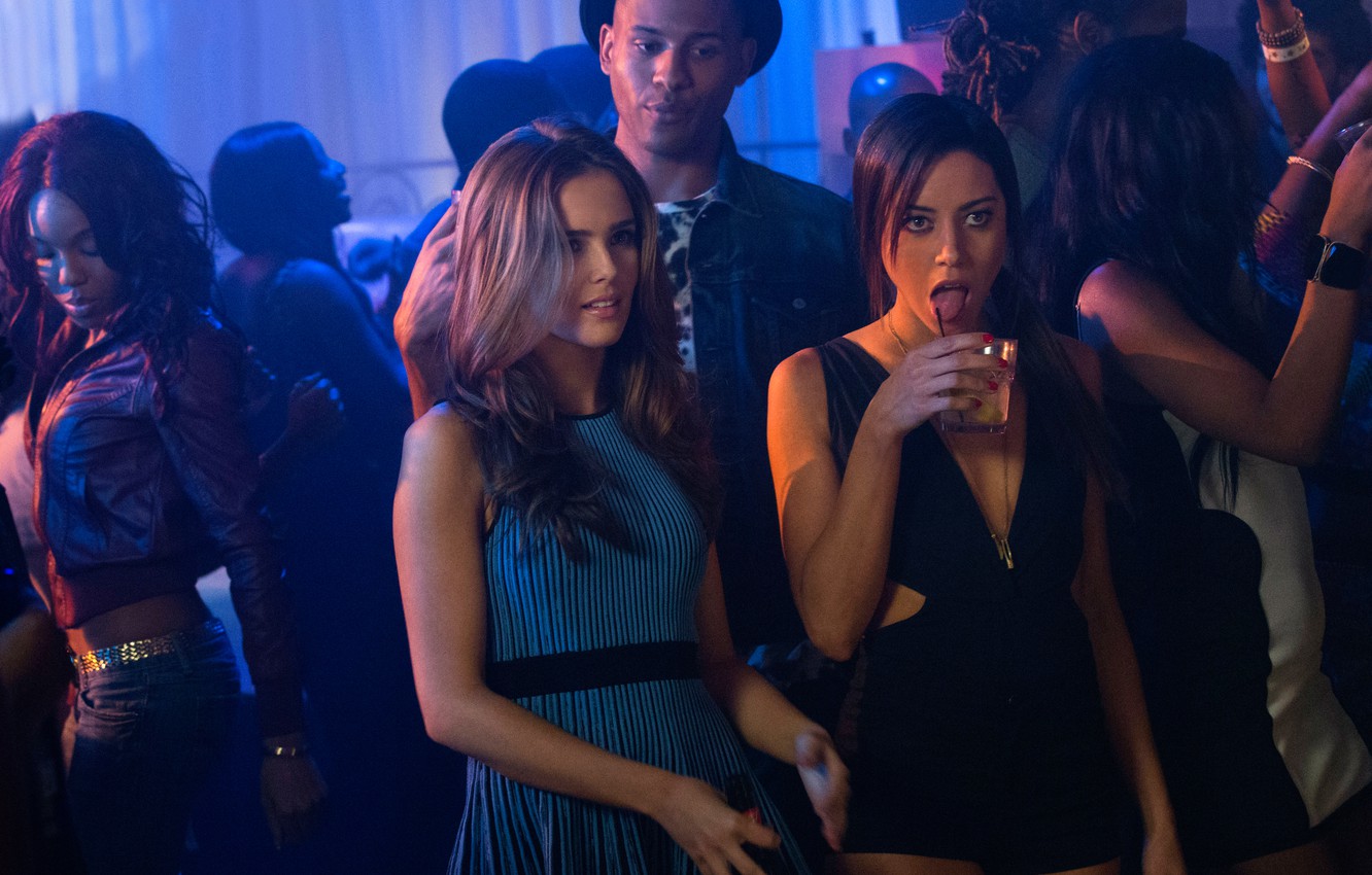 Photo Wallpaper Zoey Deutch, Aubrey Plaza, 2016, Dirty - Aubrey Plaza And Zoey Deutch - HD Wallpaper 
