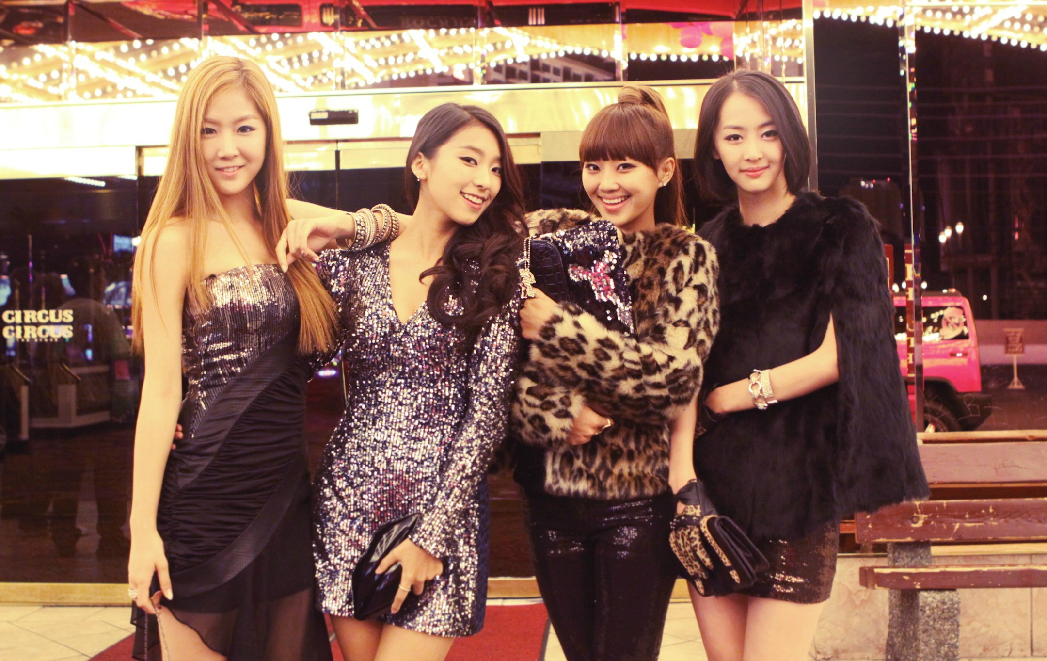 K Pop Christmas Party Outfit - HD Wallpaper 