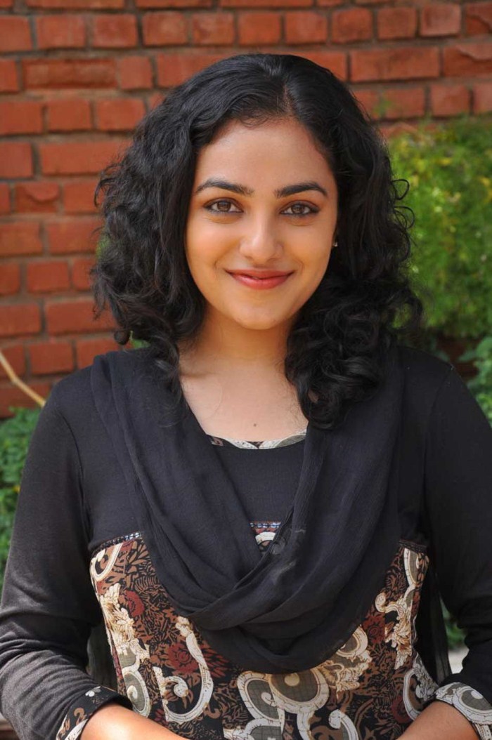 Nithya Menon - Nithya Menon South Actress - HD Wallpaper 