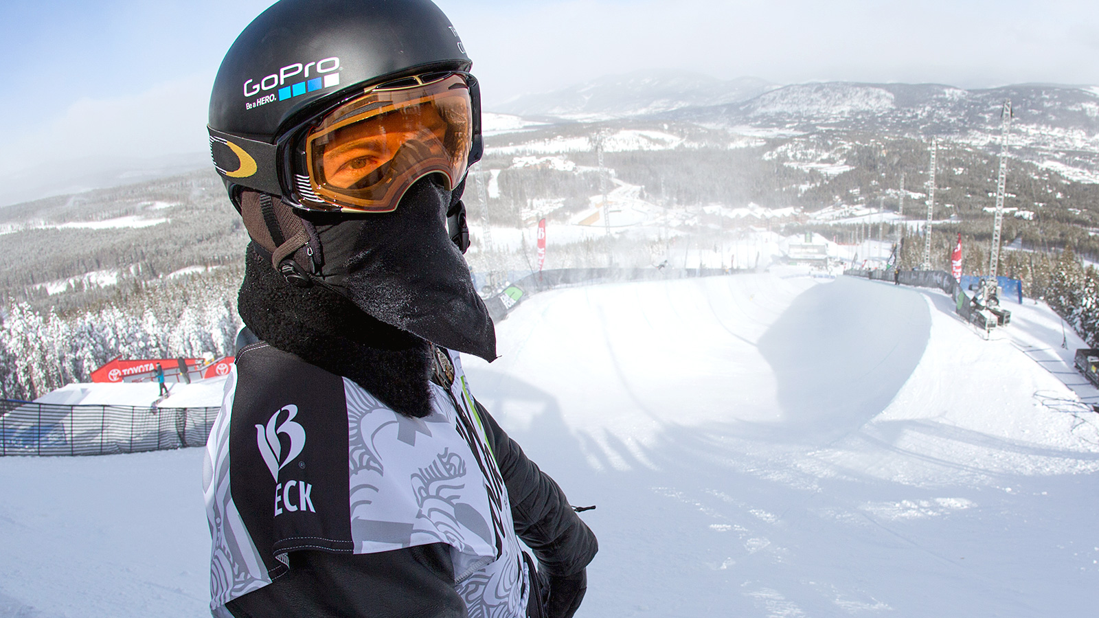 Shaun White At The Top Of The Halfpipe - HD Wallpaper 