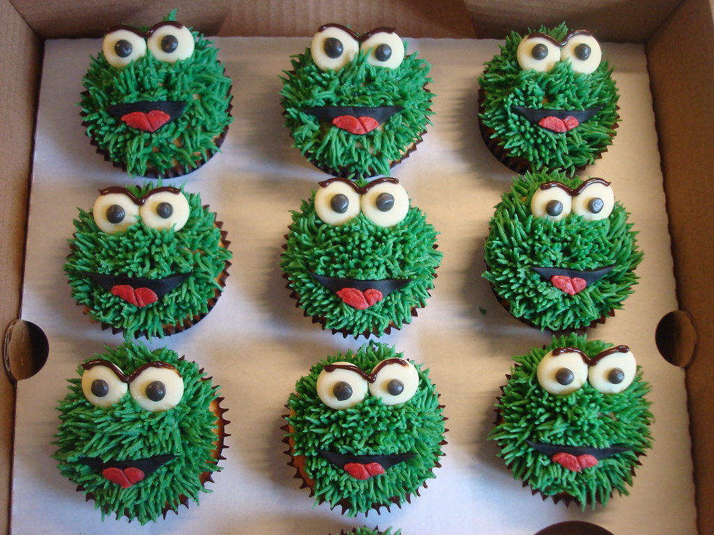 Oscar The Grouch Cupcakes - HD Wallpaper 