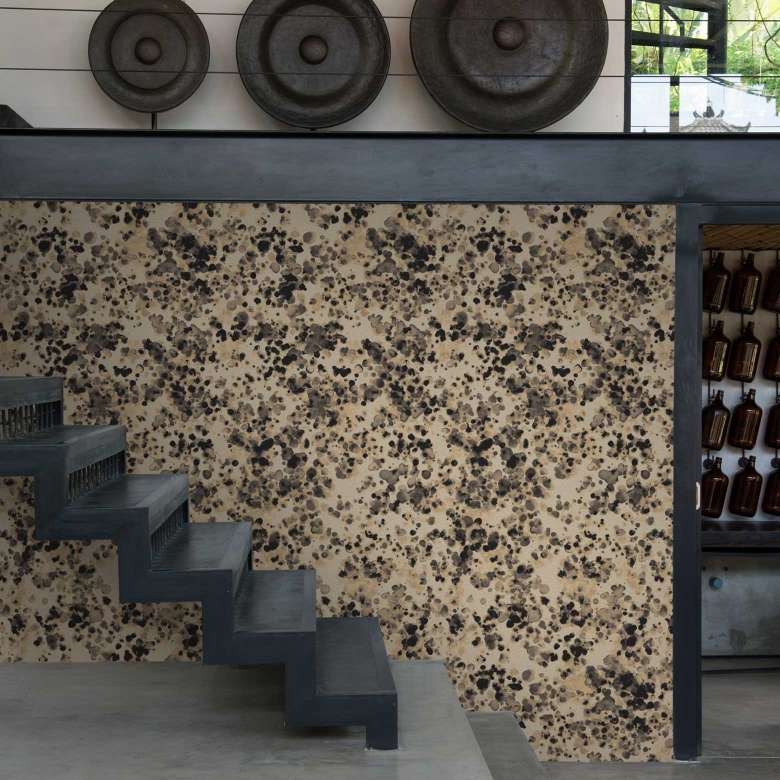 Splattered Paint On Stairs - HD Wallpaper 