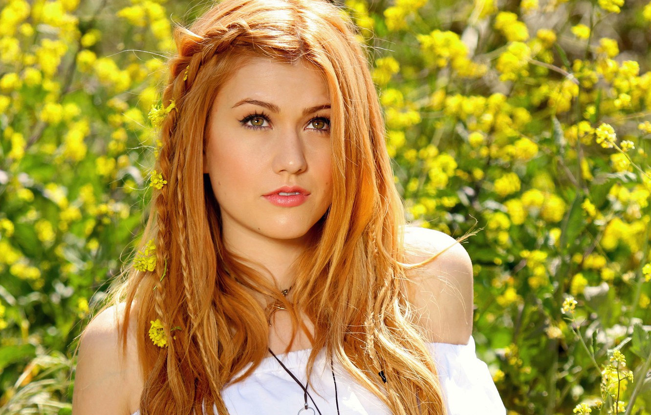 Photo Wallpaper Field, Look, Girl, Flowers, Braids, - Katherine Mcnamara Field - HD Wallpaper 