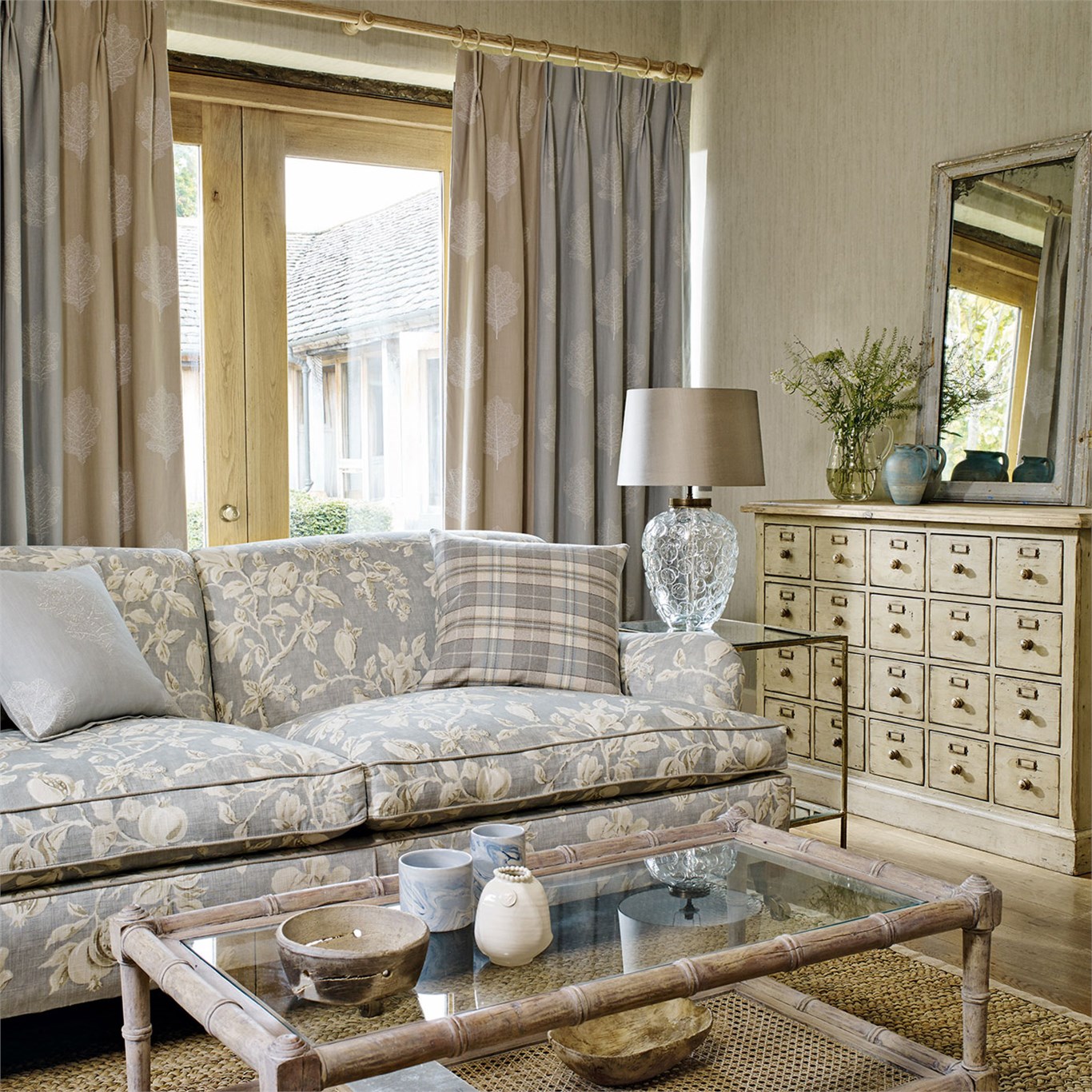 Magnolia & Pomegranate, A Fabric By Sanderson, Part - Sanderson Magnolia And Pomegranate - HD Wallpaper 