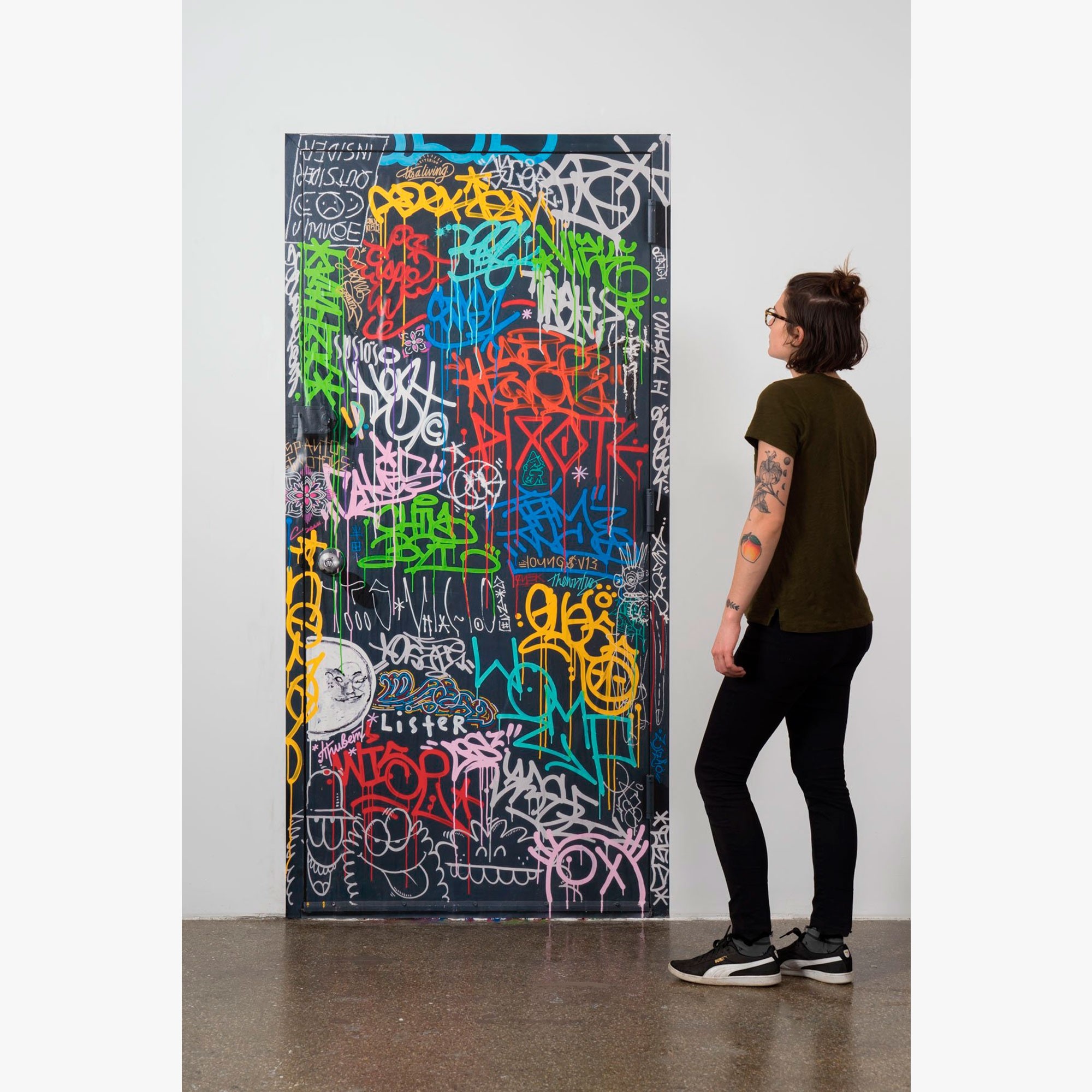 Krink Wallpaper - 1 - 1 - New Museum Store - Krink Door - HD Wallpaper 