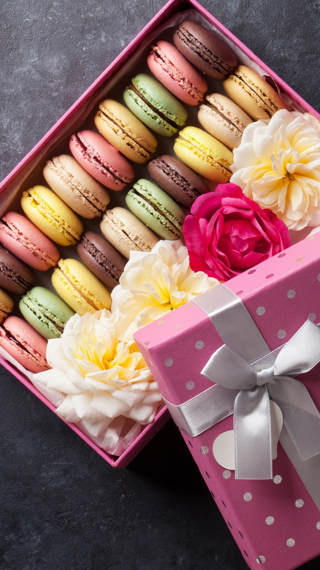 Iphone Wallpaper Macaron, Colorful, Box, Gift, Sweet - Макарон Печенье В Коробке - HD Wallpaper 