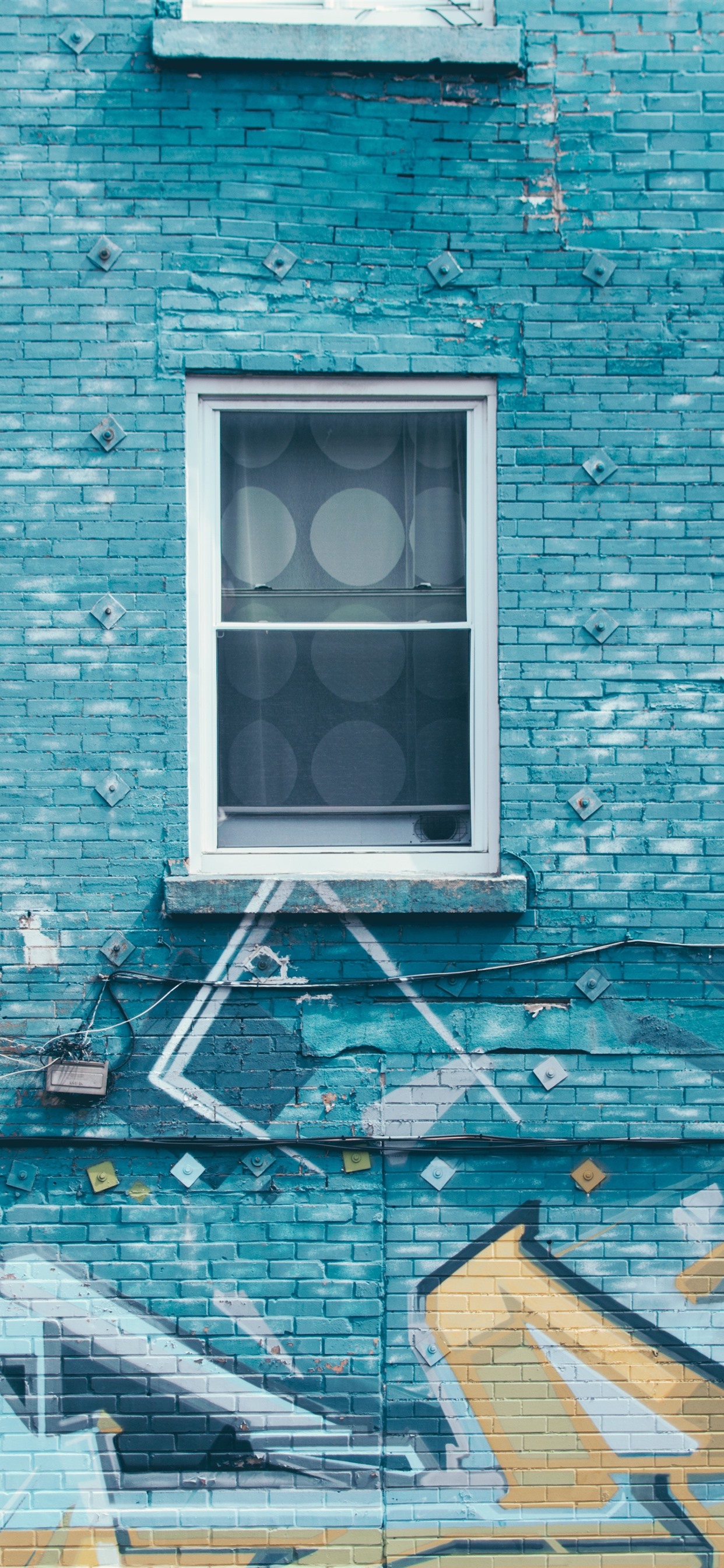 Iphone Wallpaper Graffiti Wall, Windows - Windows Of A Building - HD Wallpaper 