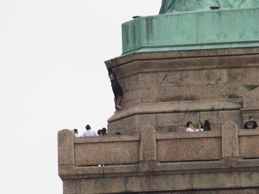 Facade - HD Wallpaper 