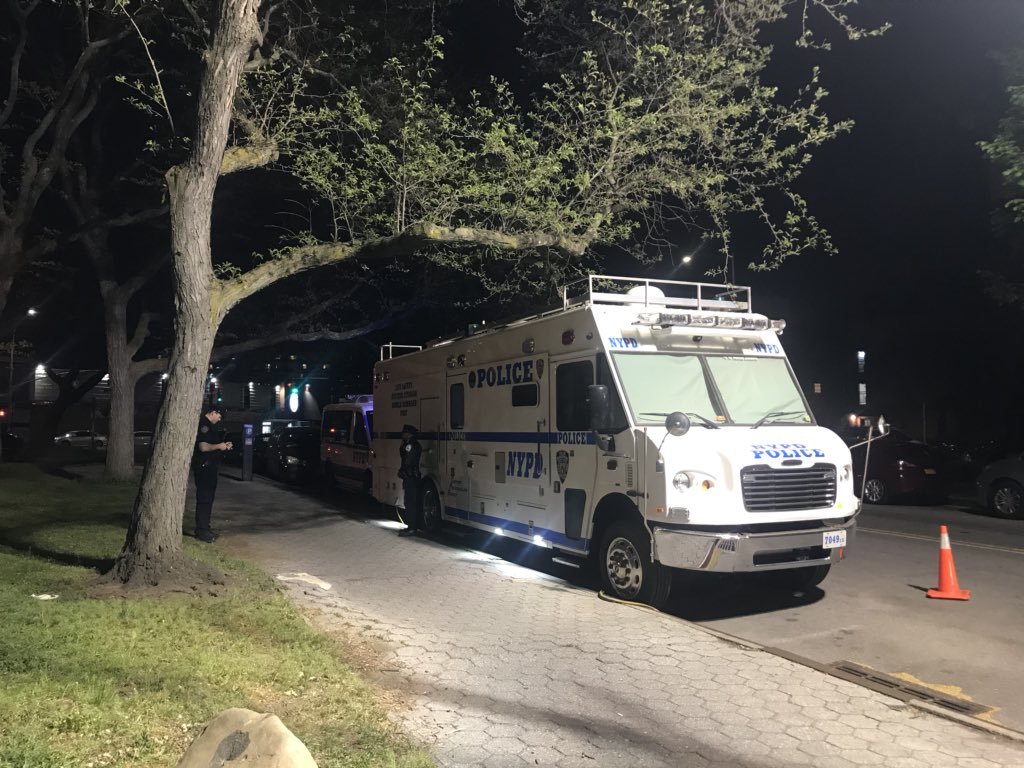 Ambulance - HD Wallpaper 