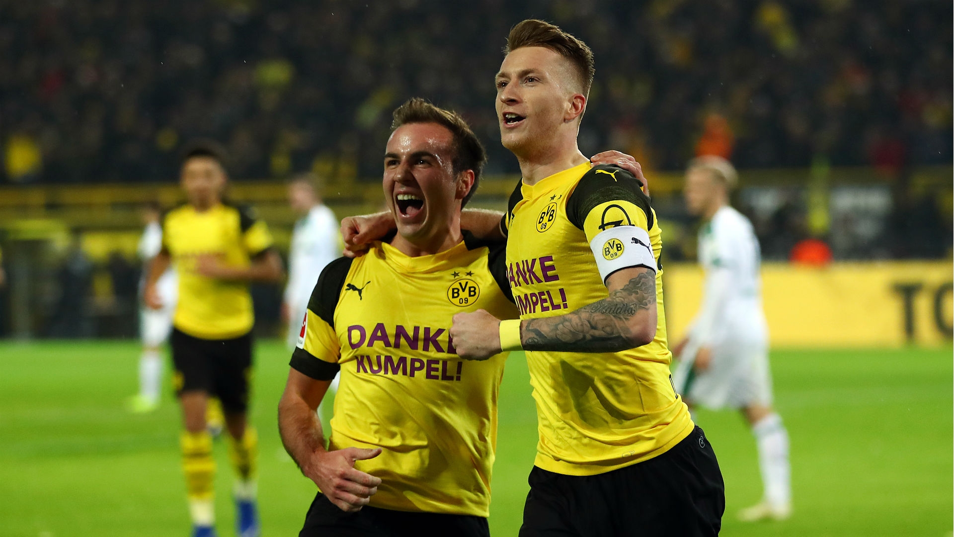 Mario Gotze Celebrates With Borussia Dortmund Team-mate - Marco Reus And Mario Gotze 2019 - HD Wallpaper 