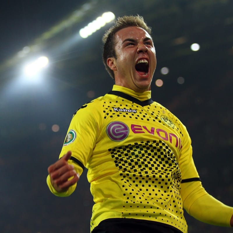 Mario Goetze Of Dortmund Celebrates - Mario Gotze - HD Wallpaper 