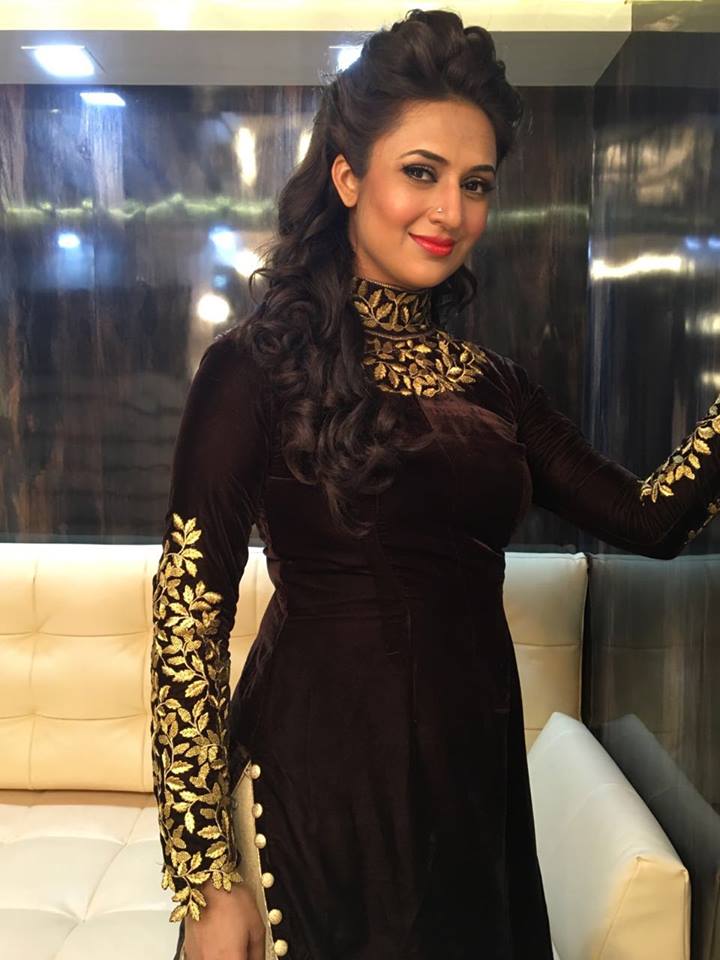 Hd Wallpapers Divyanka Tripathi - Recent Pics Of Divyanka Tripathi - HD Wallpaper 