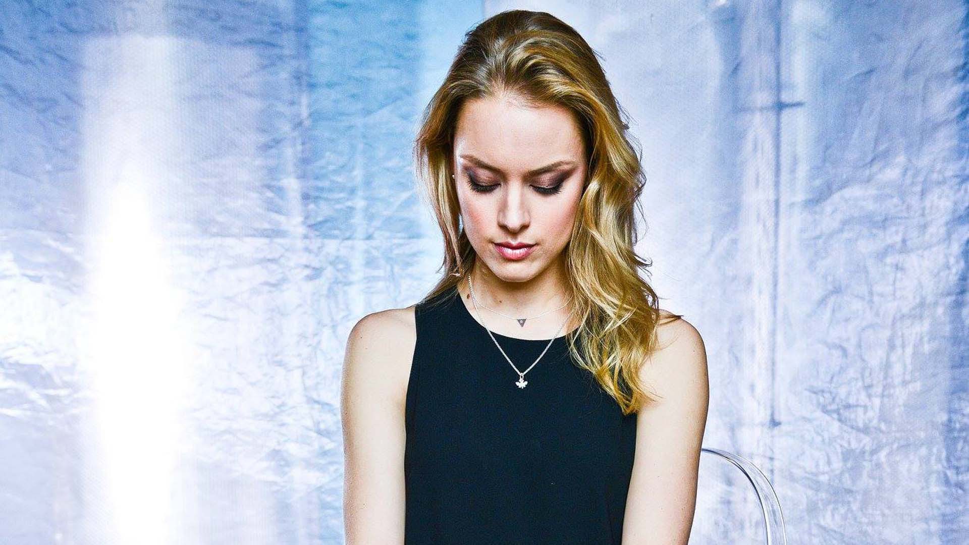 Rachel Skarsten Wallpapers Images Photos Pictures Backgrounds - Girl - HD Wallpaper 