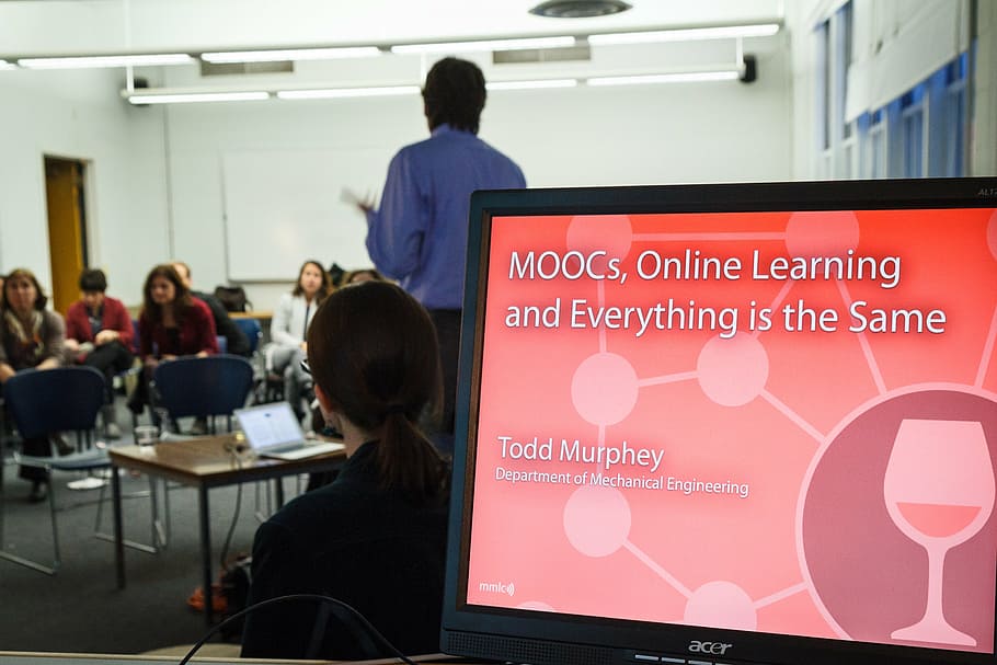 Turned-on Acer Monitor Displaying Moocs Online Learning - Education - HD Wallpaper 