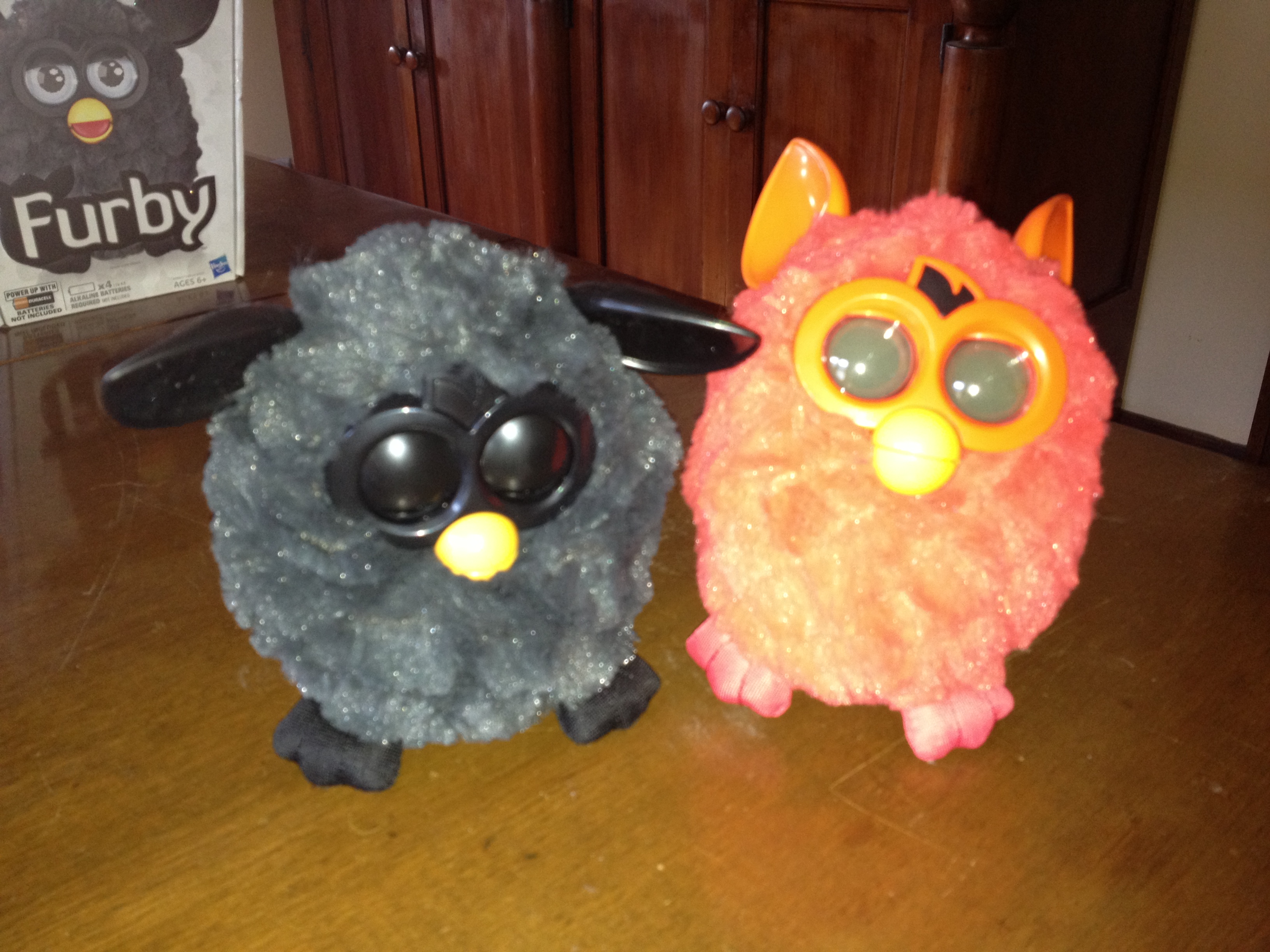 Two Furbies Sleeping, Broken Furby Who Sleeps Backwards, - Furby With No Eyes - HD Wallpaper 