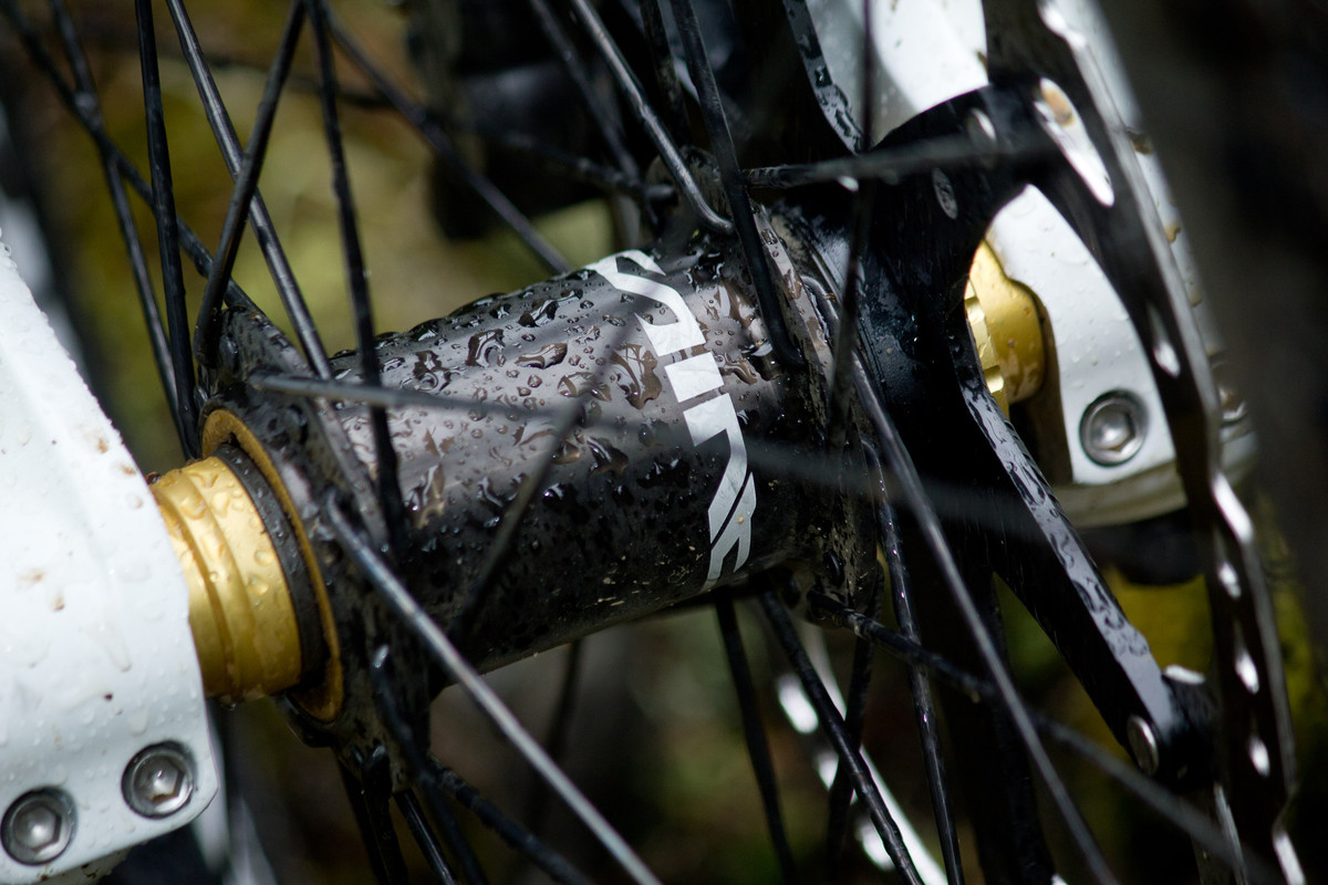 Shimano Saint M820 Hub - HD Wallpaper 