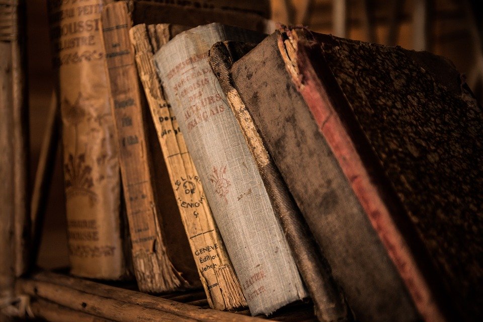 Old Book Of Literature - 960x640 Wallpaper 