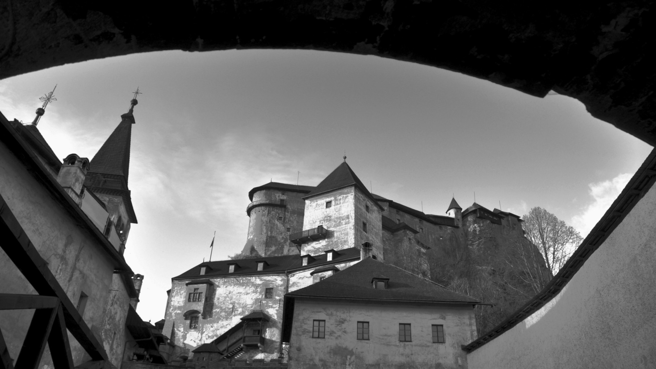 Buildings, Ancient, Monochrome, Slovakia - Orava Castle - HD Wallpaper 