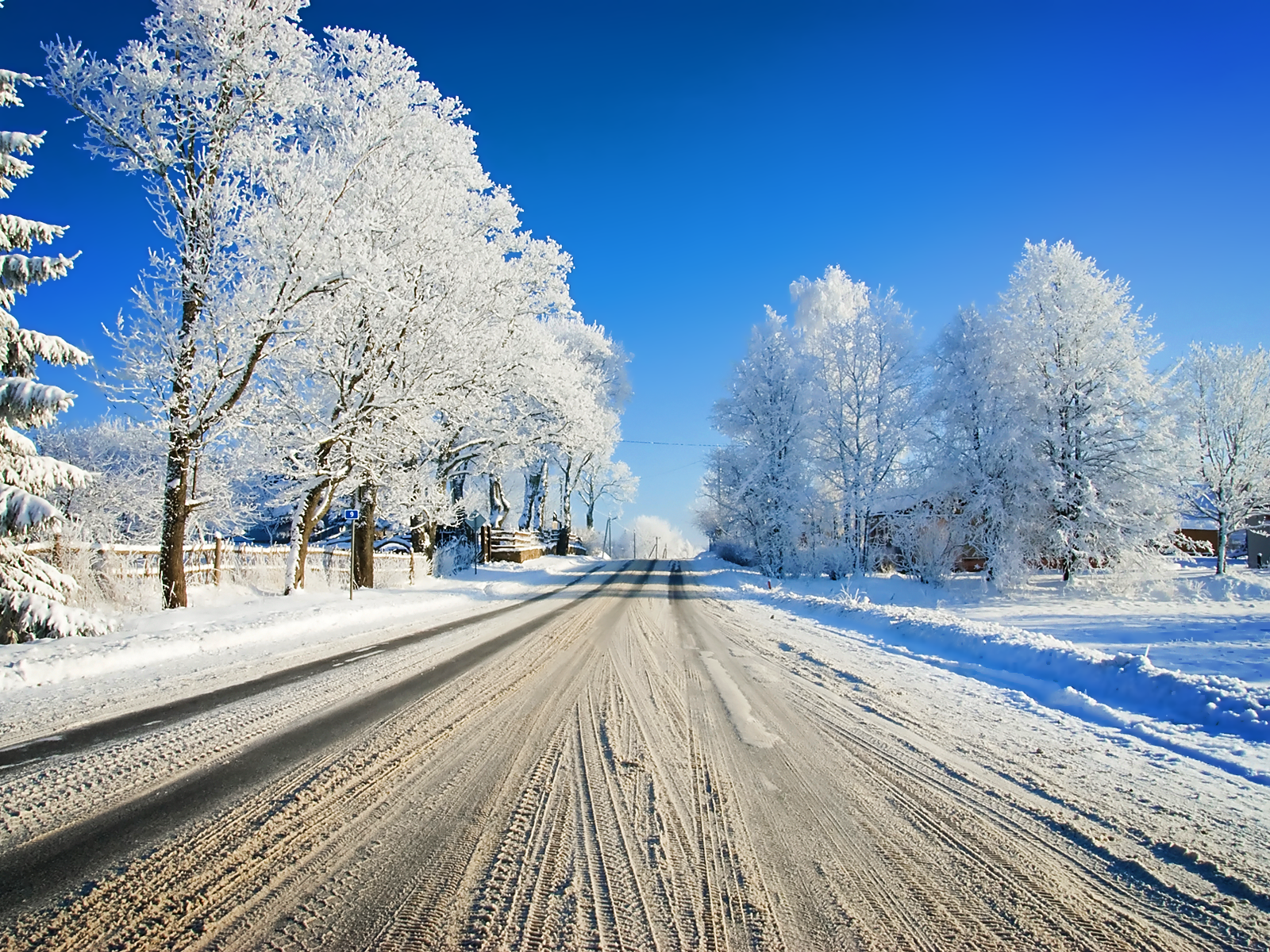 This Year S December Snow Wallpaper - Snowfall In Gilgit Baltistan - HD Wallpaper 