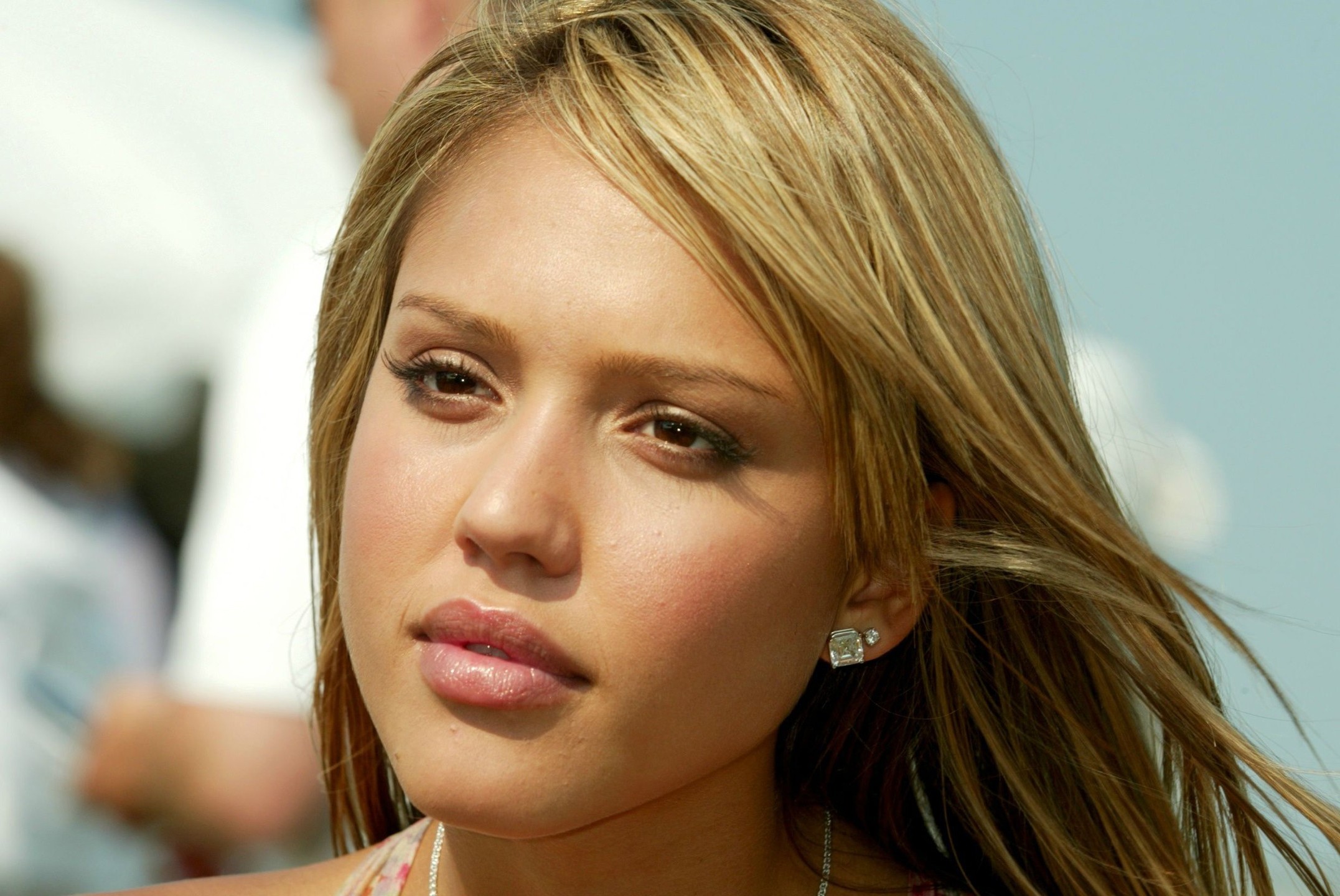 Jessica Alba Blond Hair - HD Wallpaper 