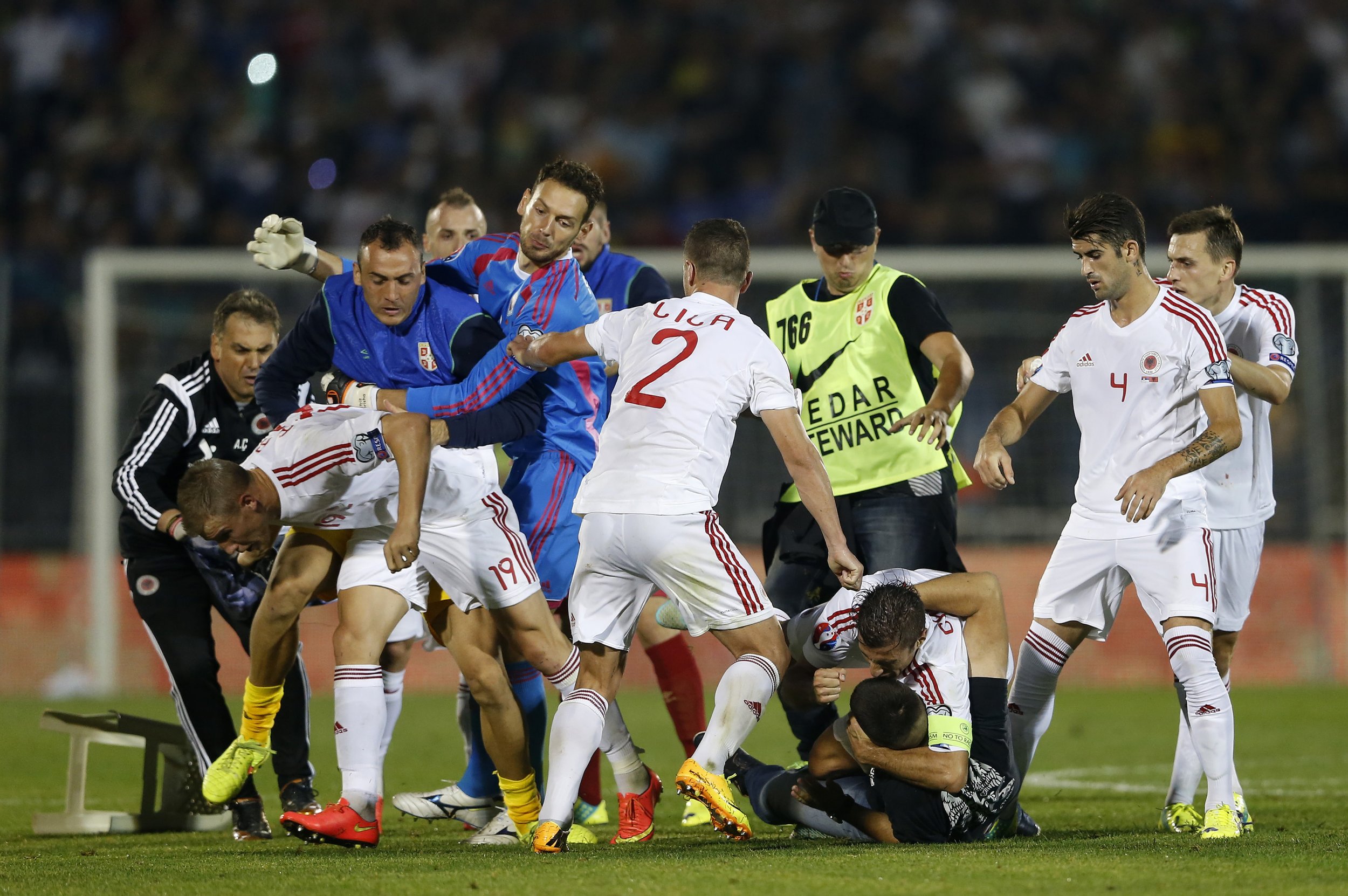 Watch Serbia Albania Soccer Match Descends Into M Brawl - Albania Vs Serbia - HD Wallpaper 