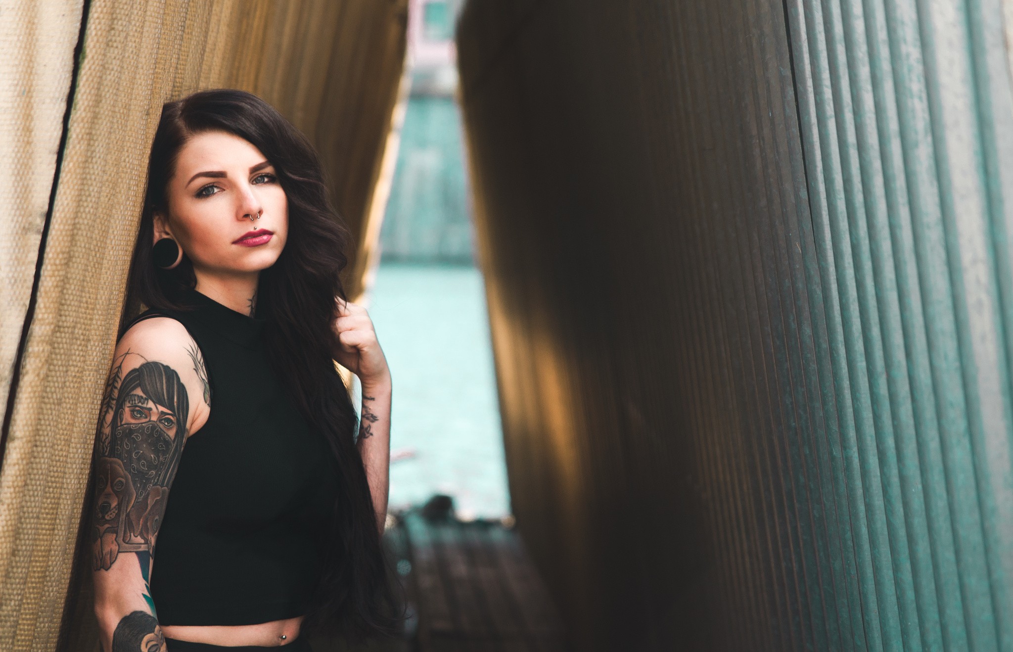 Девочка С Тату В Платье - HD Wallpaper 