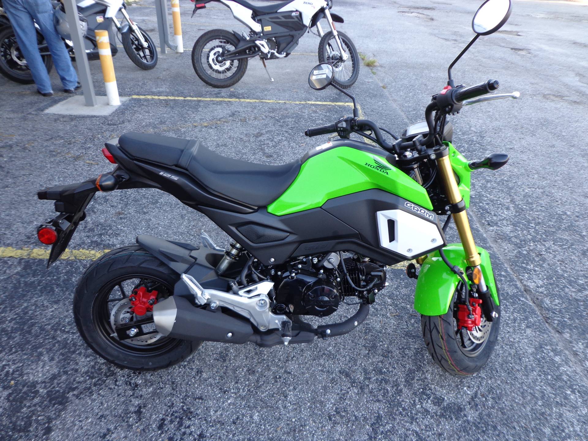 Moped - HD Wallpaper 