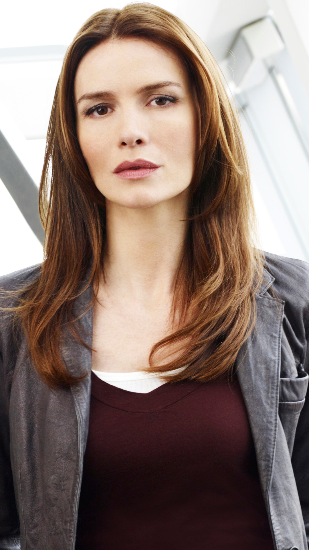 Saffron Burrows Law And Order Criminal 1080x1920 Wallpaper teahub.io