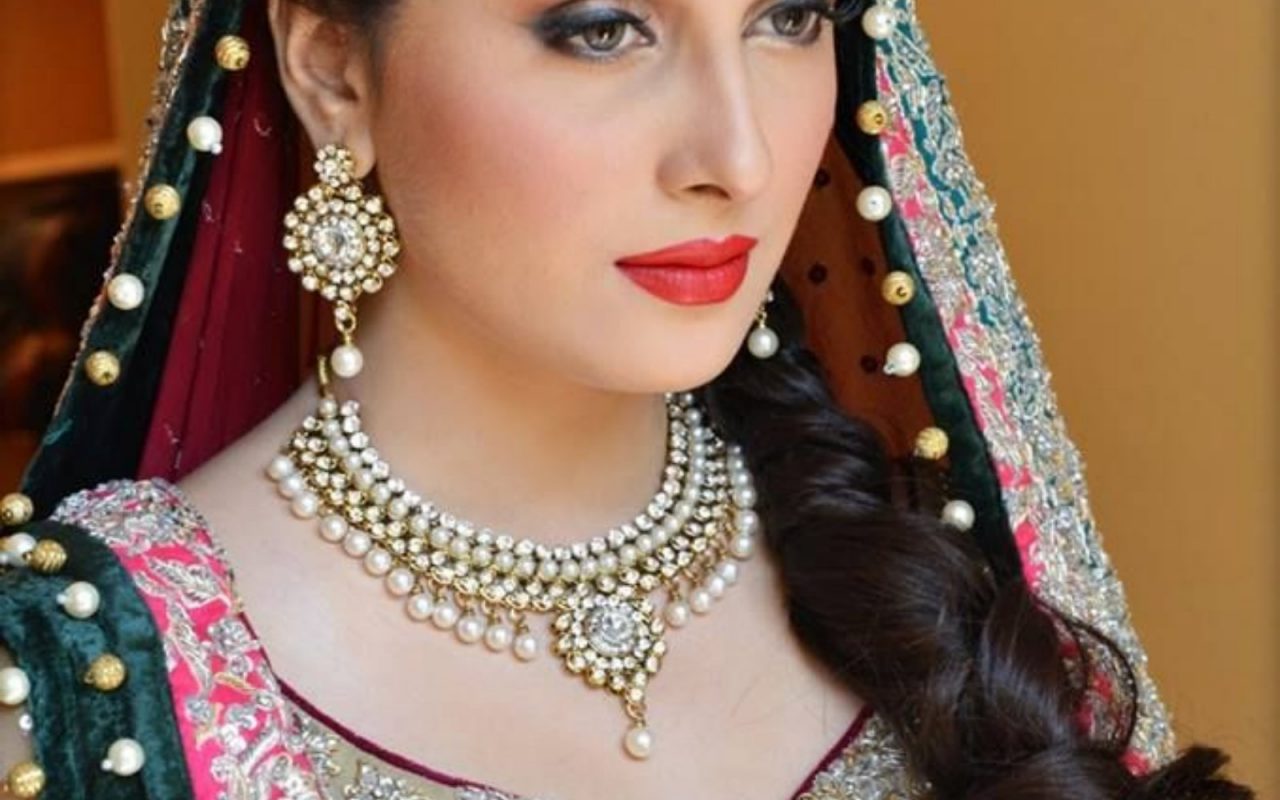 Pakistani Dulhan Girls Images Hd Pic Hwb213747 - Pakistani Heroine Ayeza Khan - HD Wallpaper 