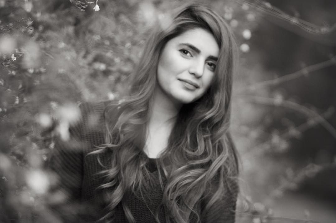 Momina Mustehsan Wallpaper Hd - HD Wallpaper 