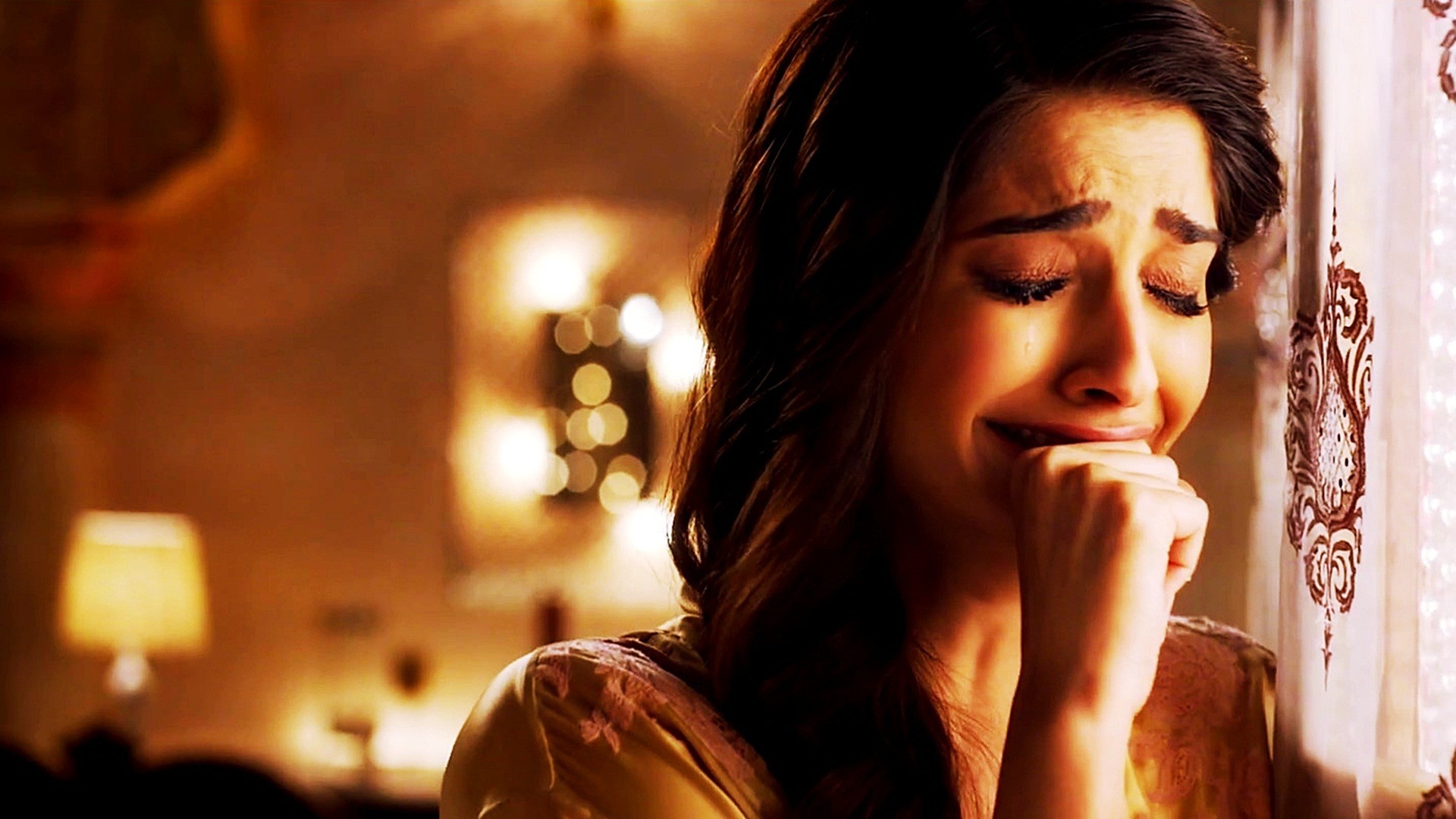 Sonam Kapoor Innocent Scene In Prem Ratan Dhan Payo - Ladki Hona Aasan Nahi Hota - HD Wallpaper 