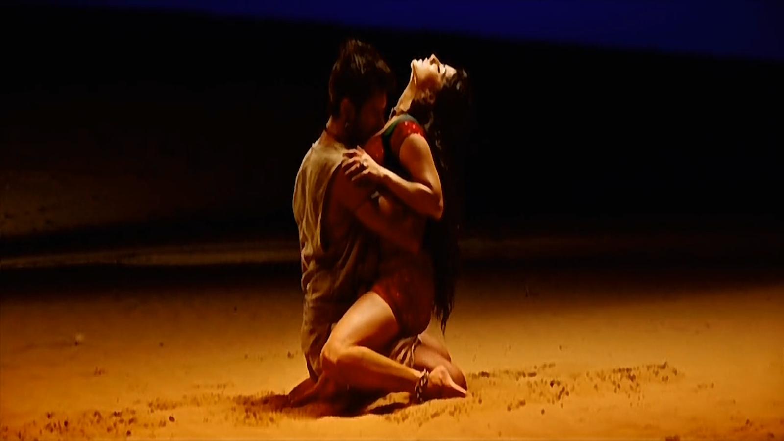 Ek Paheli Leela Romance - HD Wallpaper 