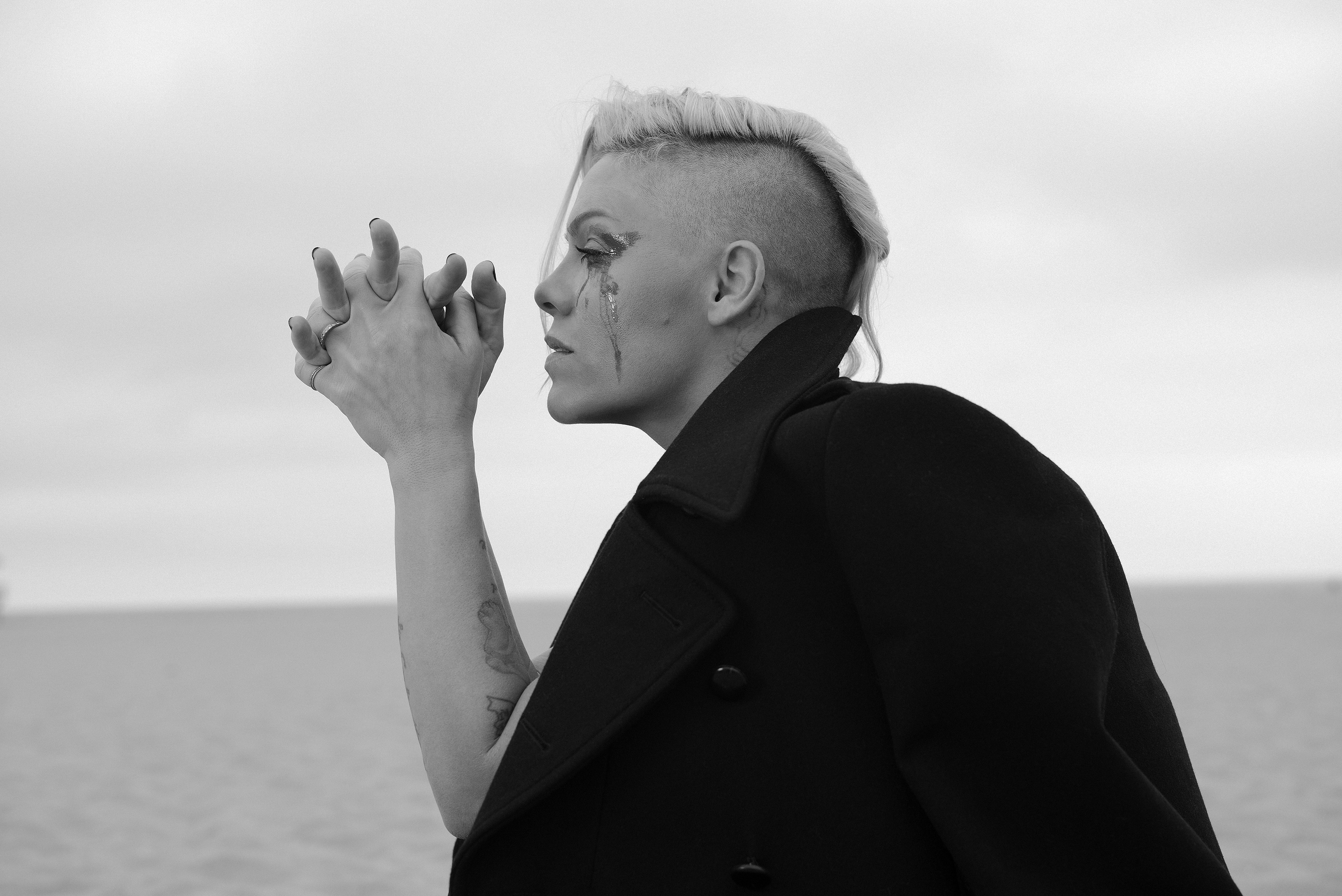 P Nk B&w - HD Wallpaper 