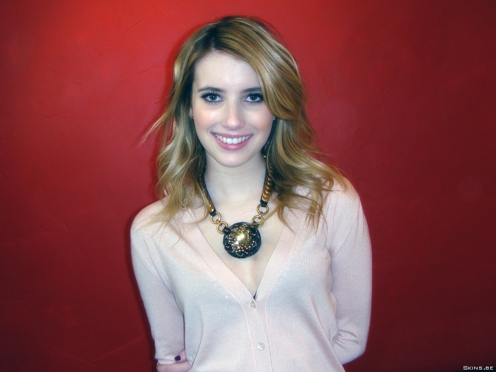 Emma Roberts Wallpaper - Emma Roberts - HD Wallpaper 