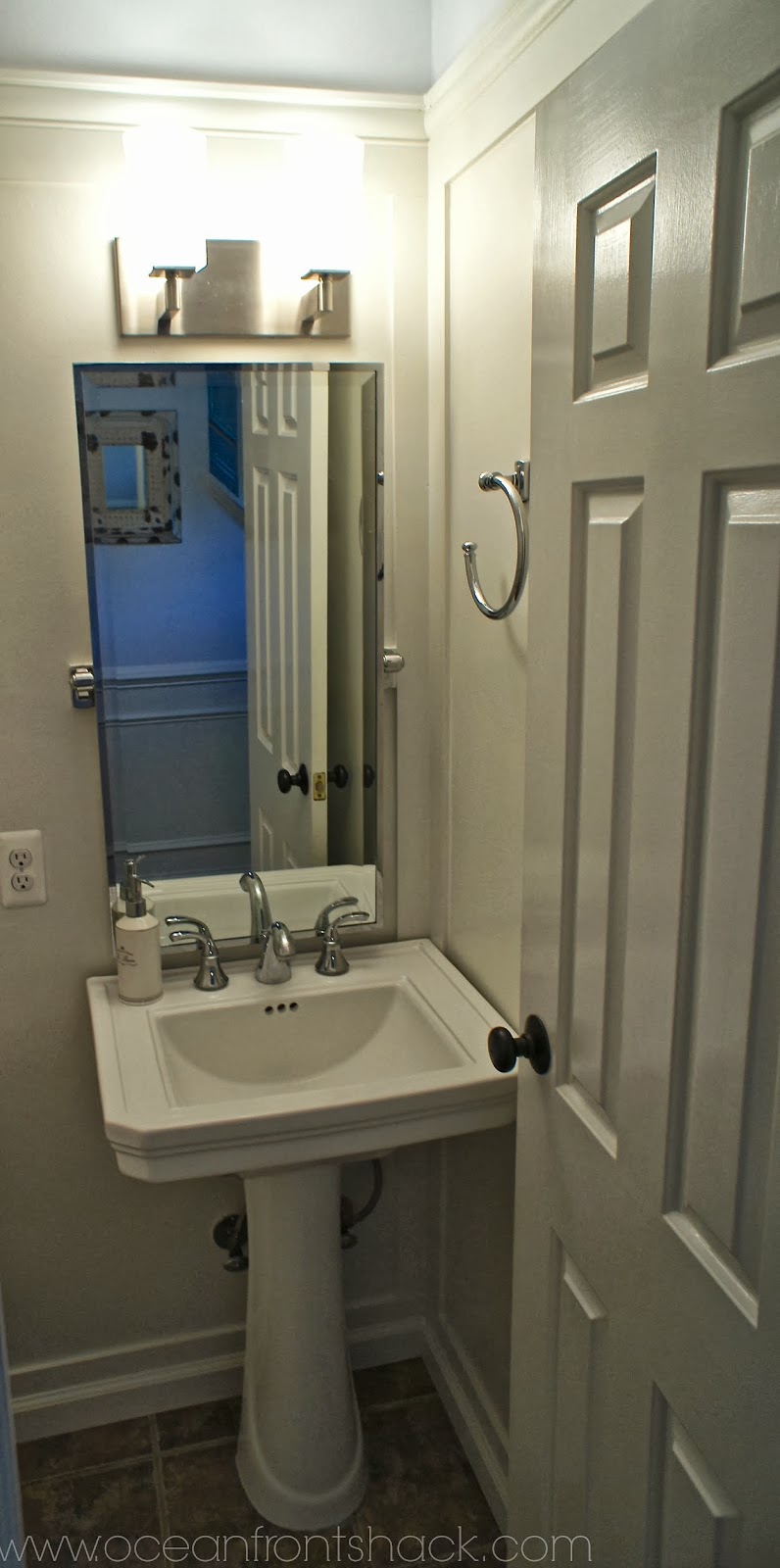 Bathroom Sink - HD Wallpaper 