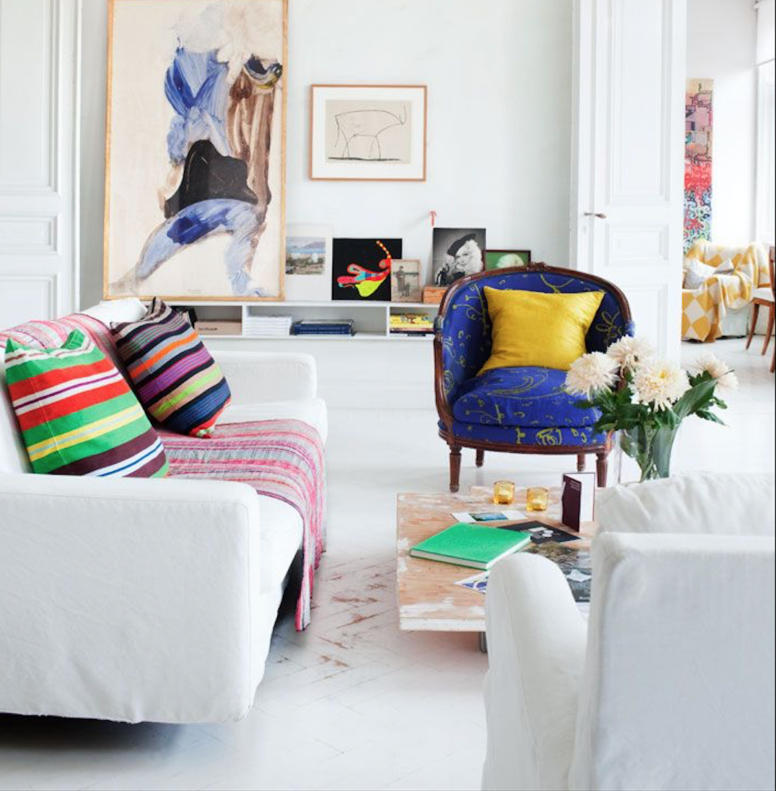 White Interior With Colorful Accents - HD Wallpaper 