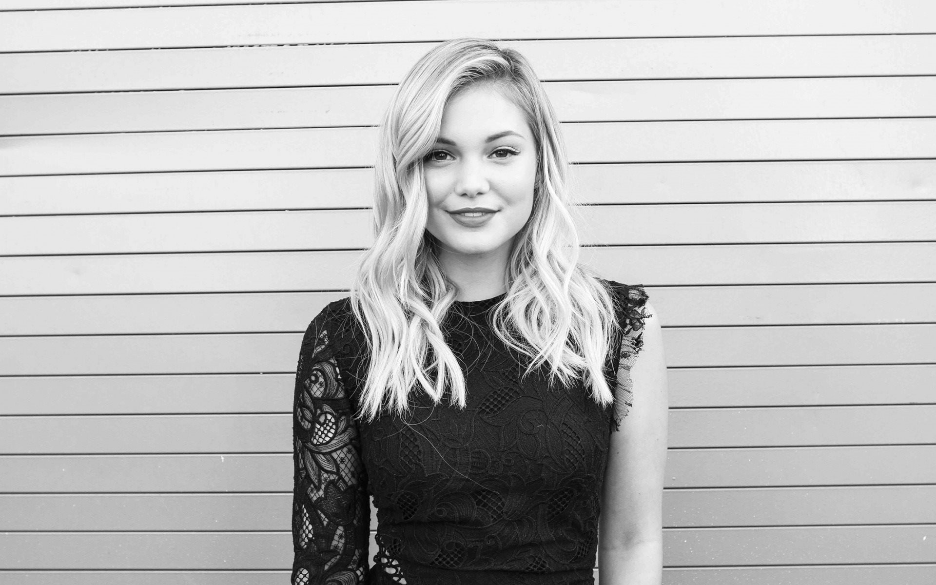 Olivia Holt, American Actress, Portrait, Blonde, Beautiful - Girl - HD Wallpaper 