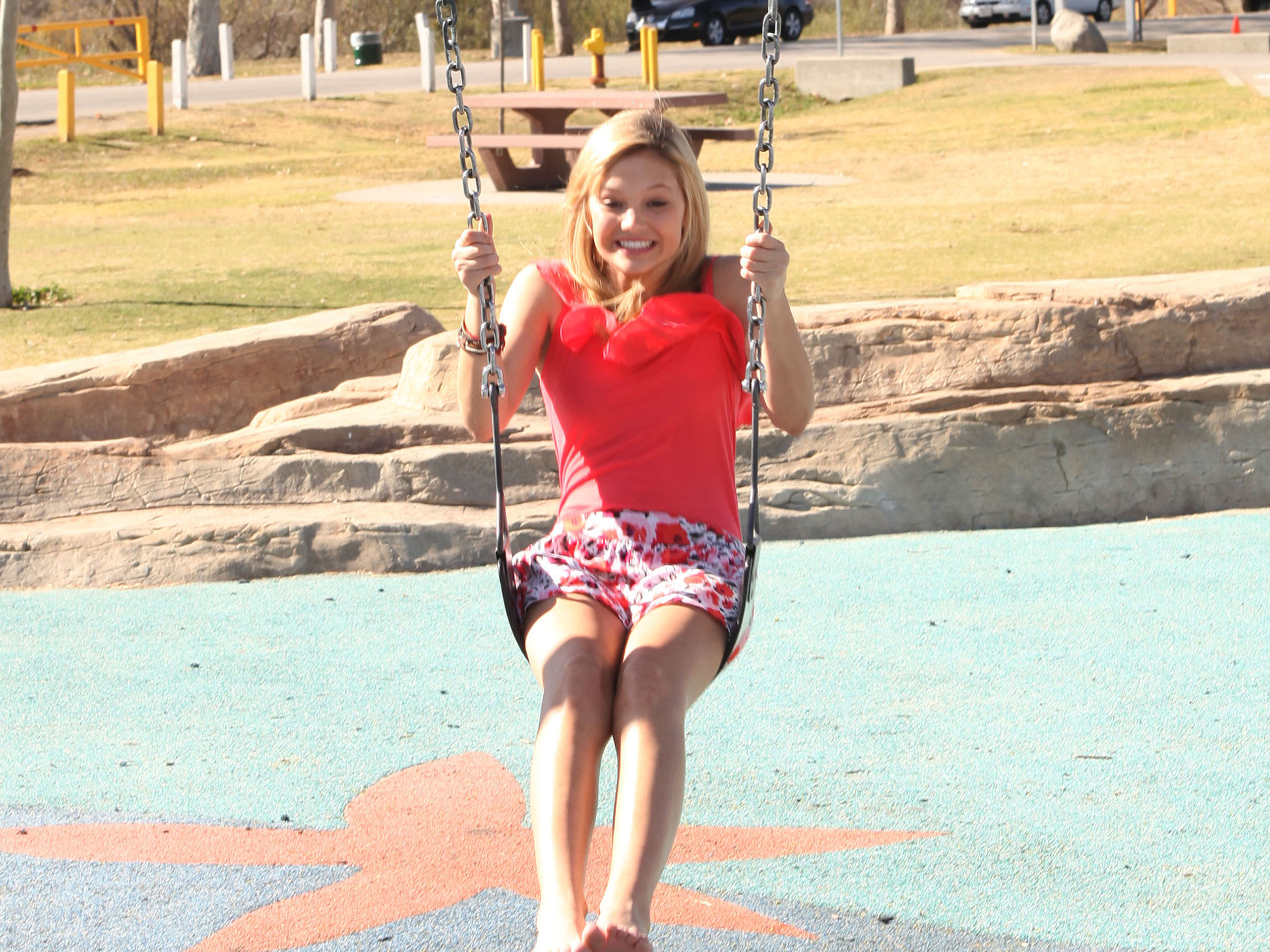 Olivia Holt Los Angeles - HD Wallpaper 